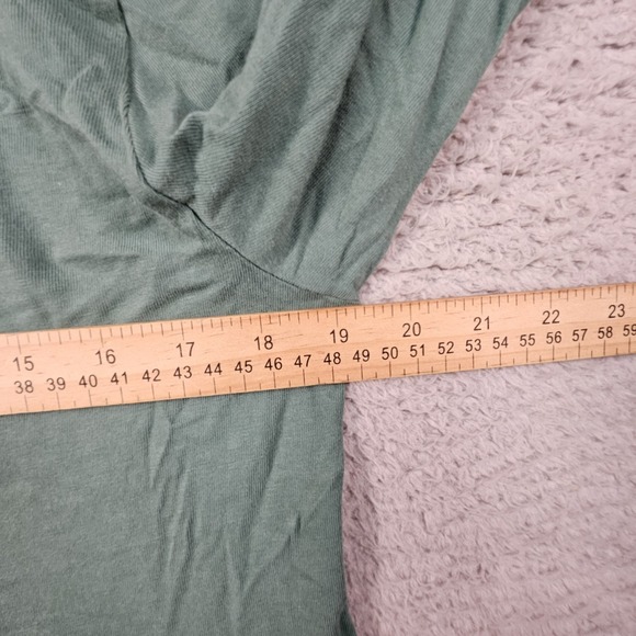 Life is Good Happy Howlidays LS Top Womens M Graphic Christmas Festive Holiday - Picture 12 of 13